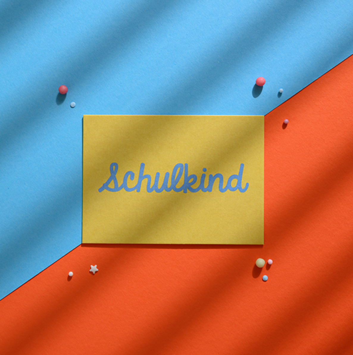 Ava & Yves - Postkarte zur Einschulung "Schulkind" | gelb/türkis