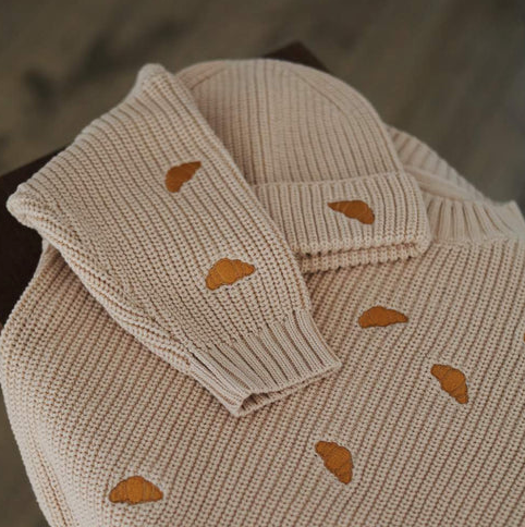 VacVac Studio - Strickpullover mit Croissants "Narbonne" | mist fawn