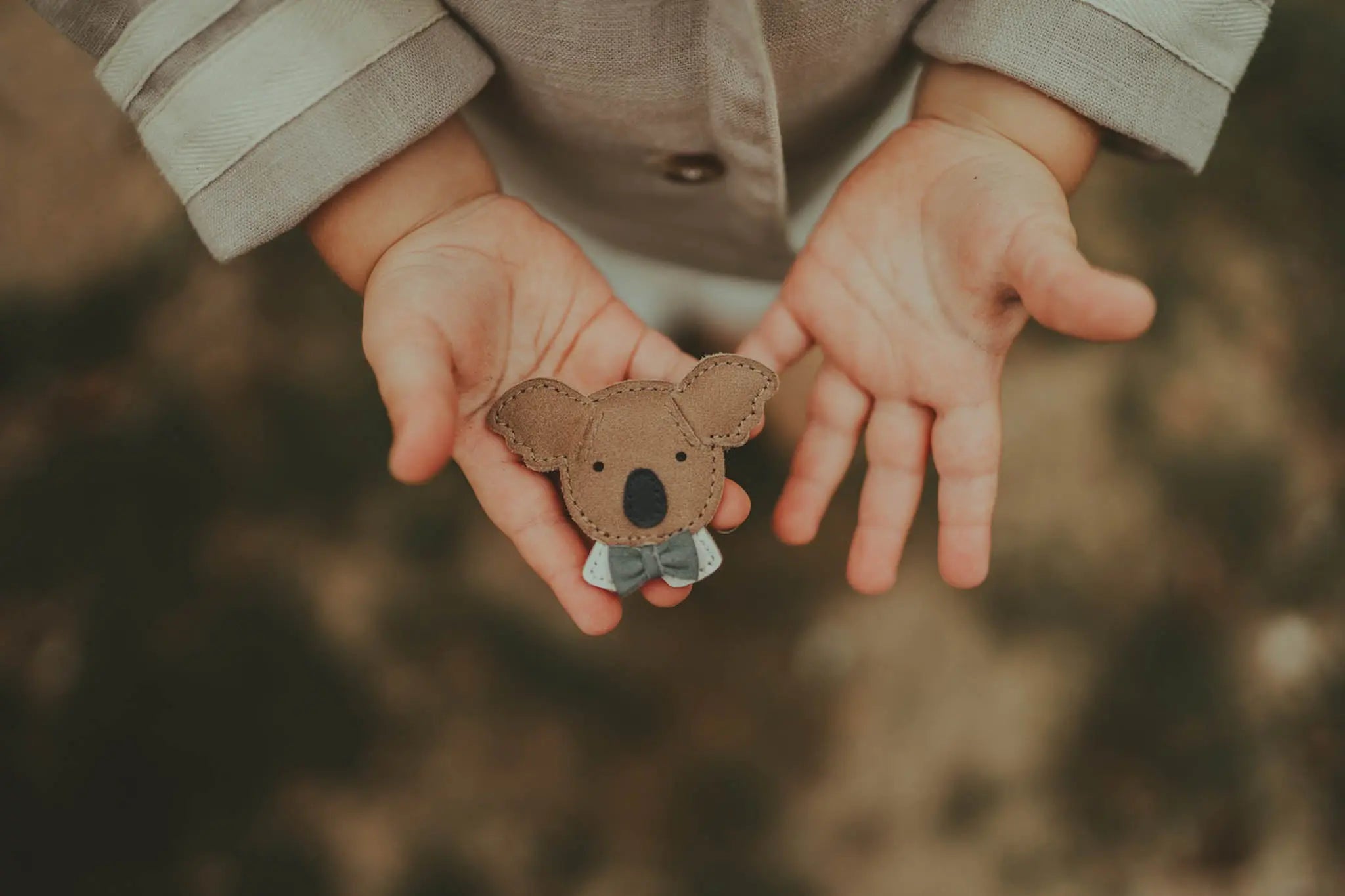 Donsje - Anstecker "Tendo Clip Festive Koala" | truffle nubuck Donsje