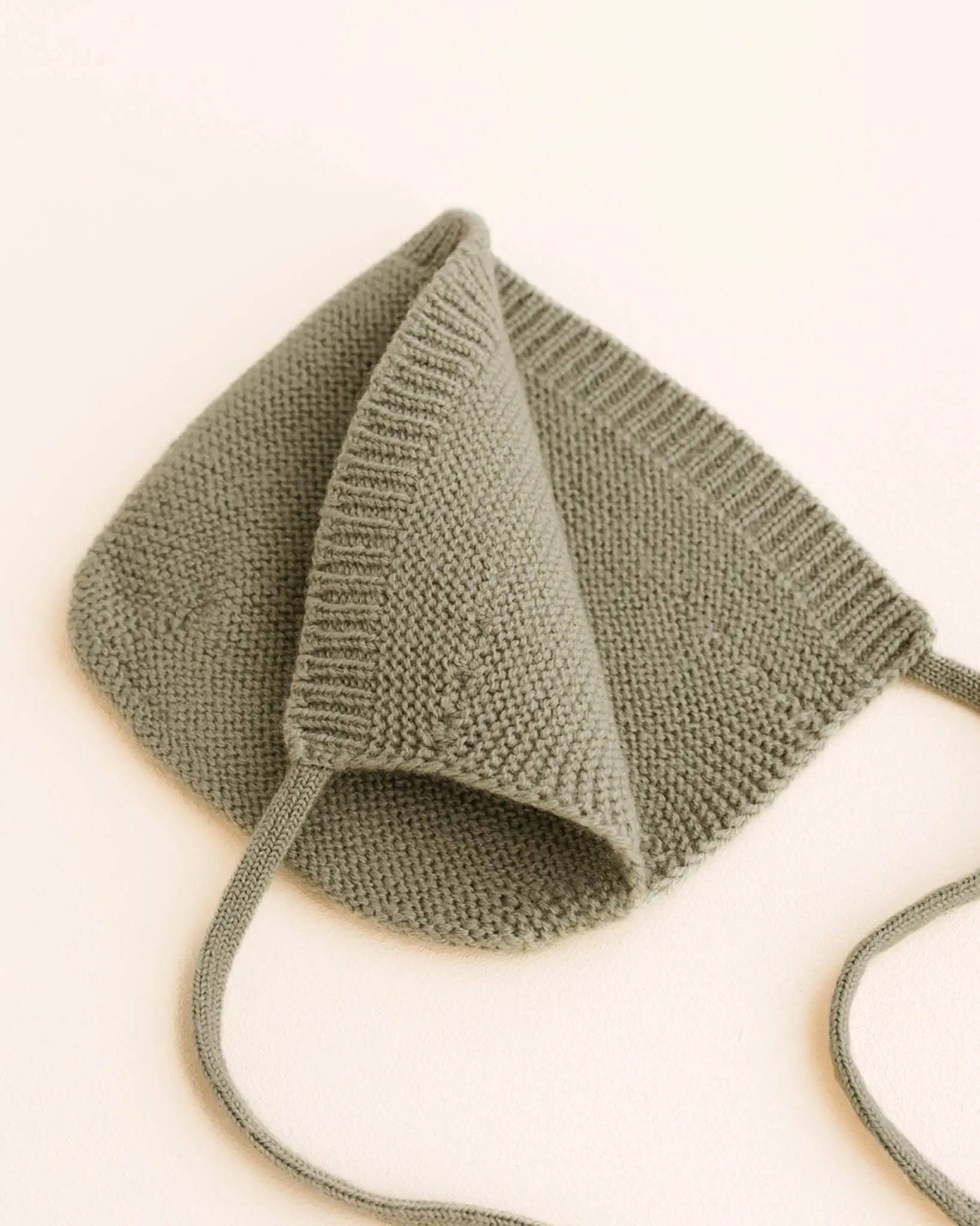 Hvid - Mütze für Neugeborene "Bonnet Dolly | Newborn" | artichoke Hvid