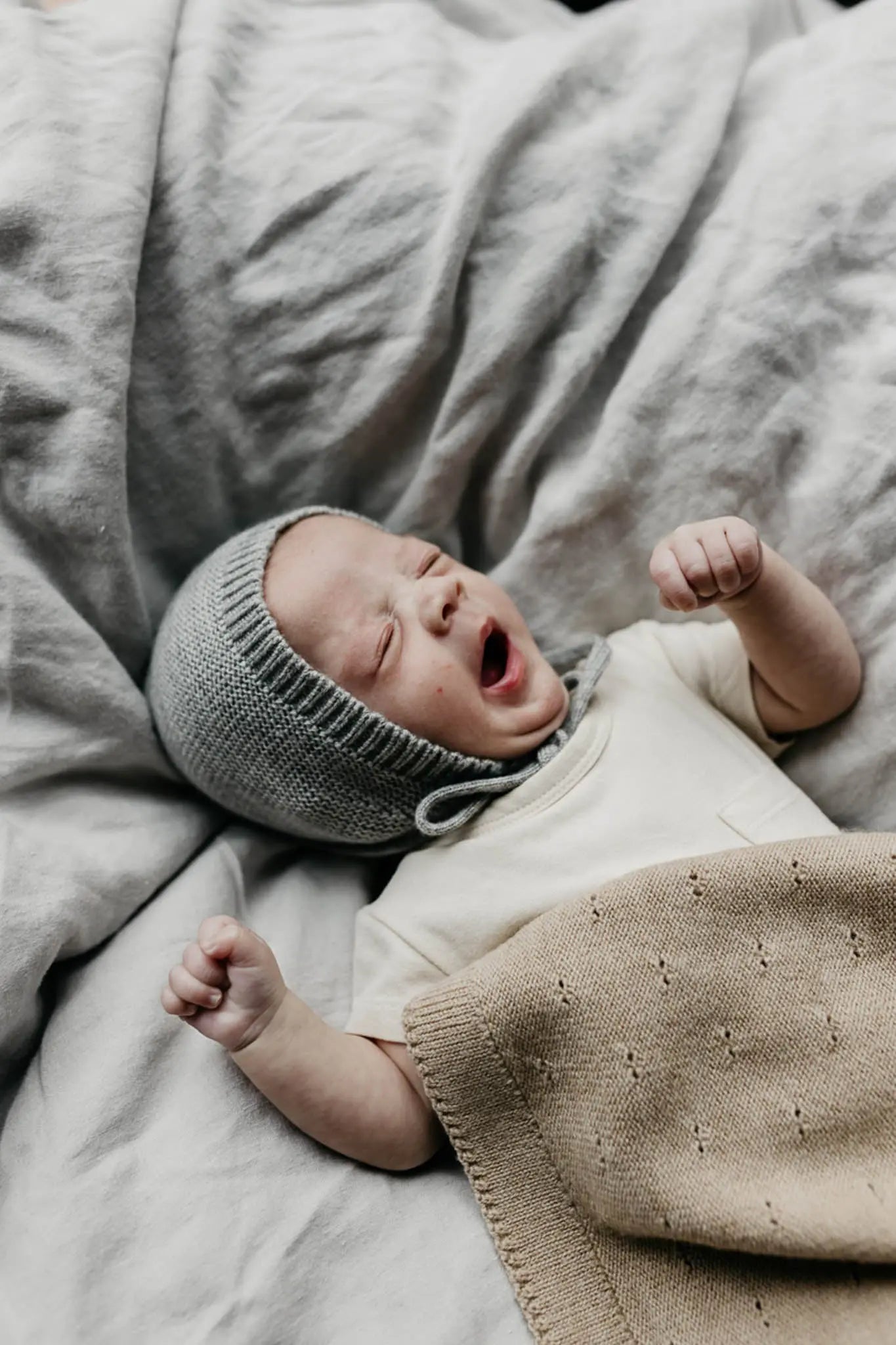 Hvid - Mütze für Neugeborene "Bonnet Dolly | Newborn" | grey melange Hvid