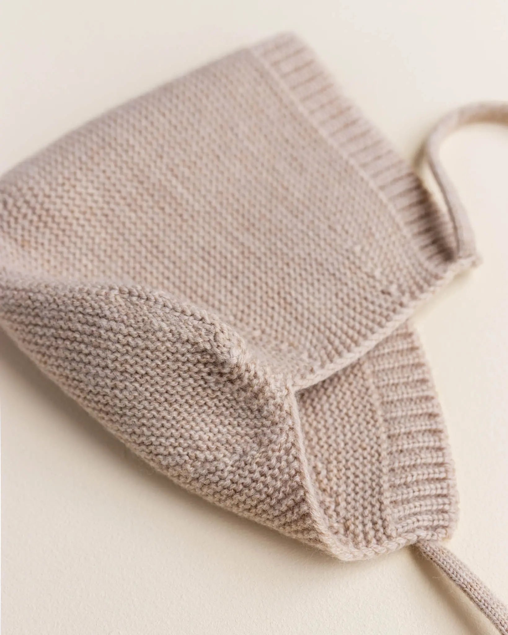 Hvid - Mütze für Neugeborene "Bonnet Dolly | Newborn" | sand Hvid