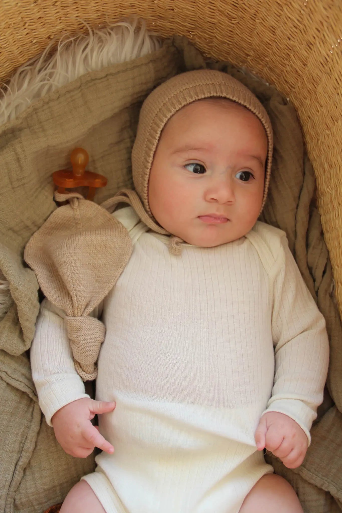 Hvid - Mütze für Neugeborene "Bonnet Dolly | Newborn" | sand Hvid