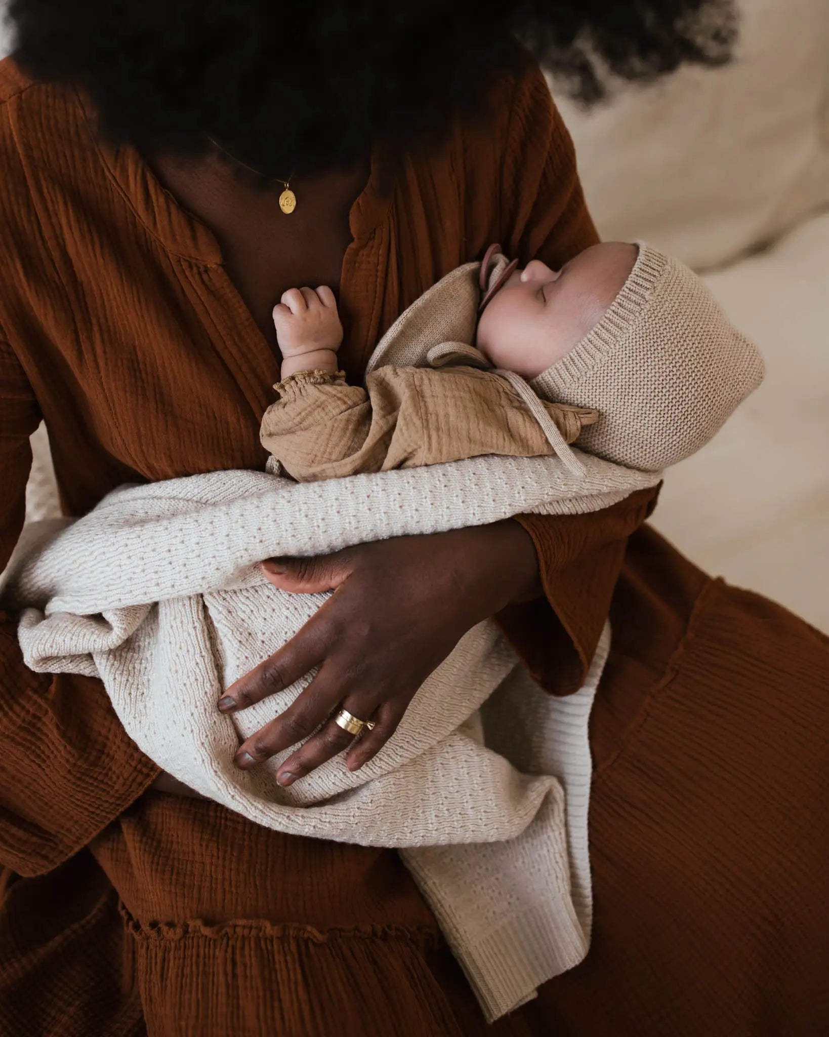 Hvid - Mütze für Neugeborene "Bonnet Dolly | Newborn" | sand Hvid