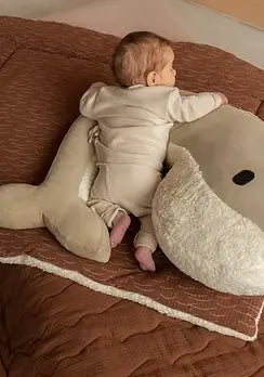 Nanami - Stillkissen / Kuscheltier "Wal" | sand Nanami