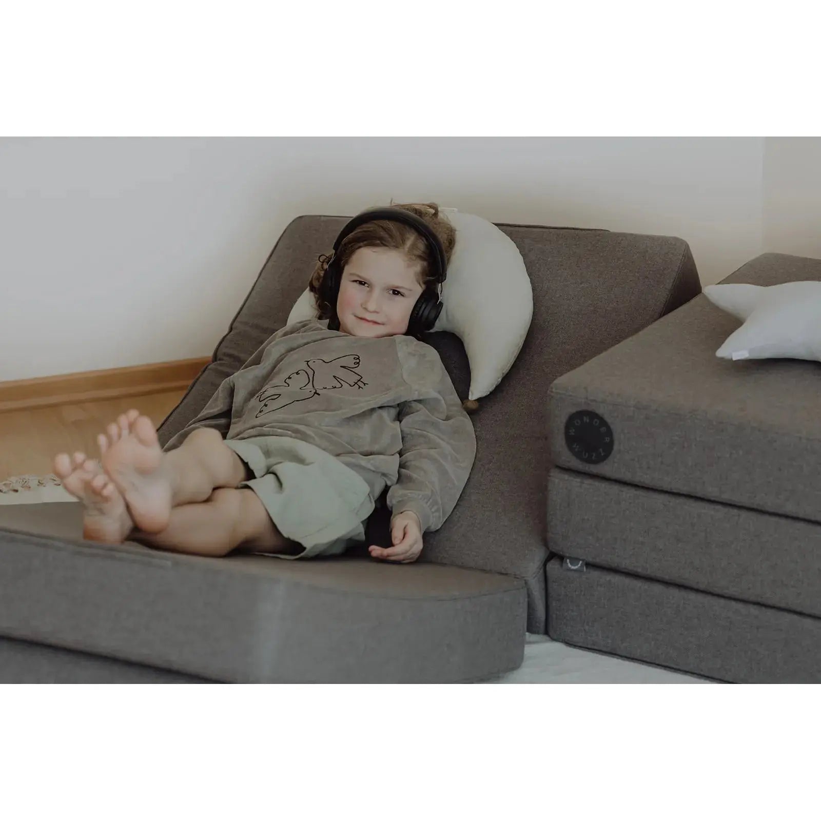 Wonderwuzz - Spielsofa "Oh So Sofy" | verschiedene Farben Wonderwuzz