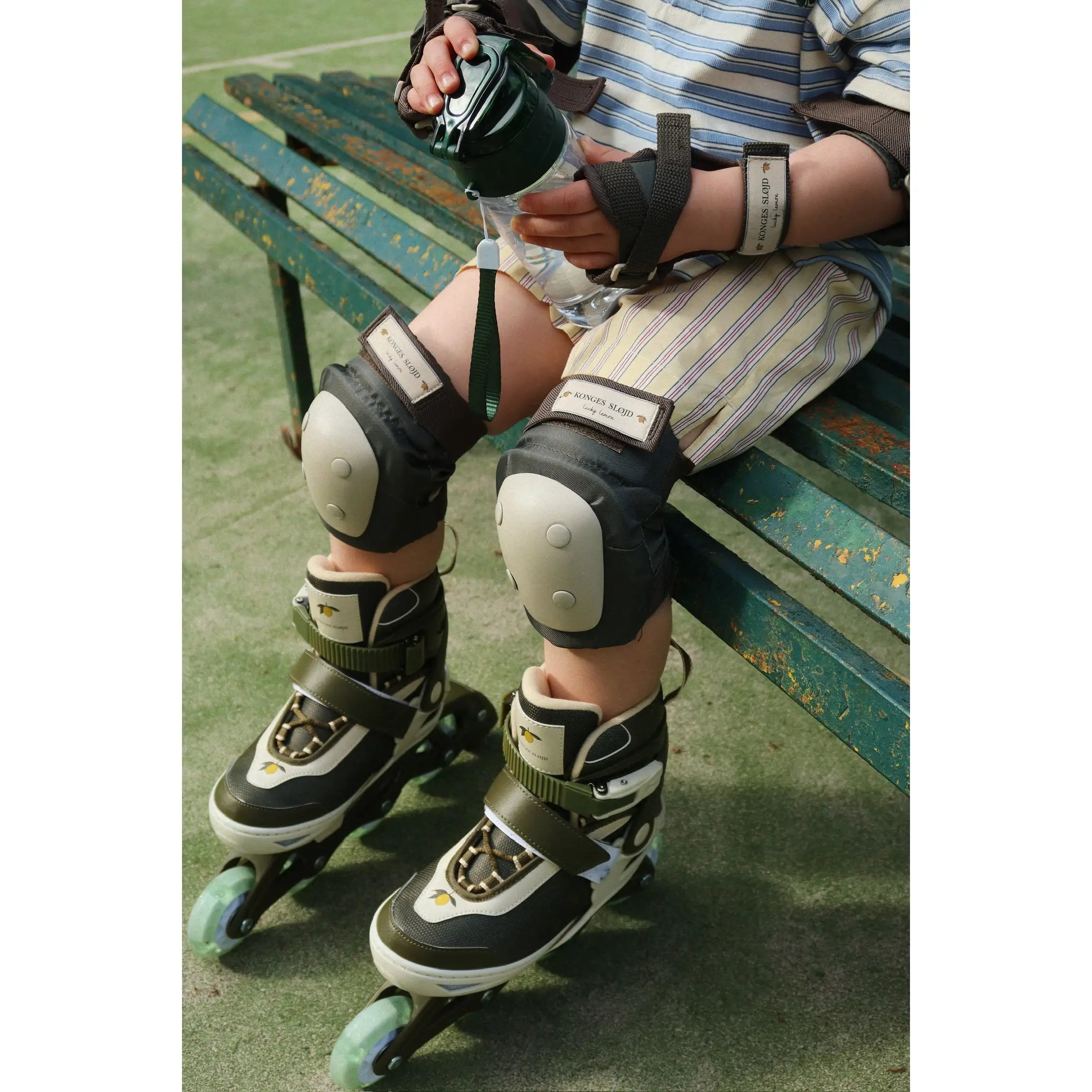 Konges Sløjd - Rollschuhe / Inline Skates "LIGHT UP ROLLER SKATES" mit Leuchteffekt für Kinder