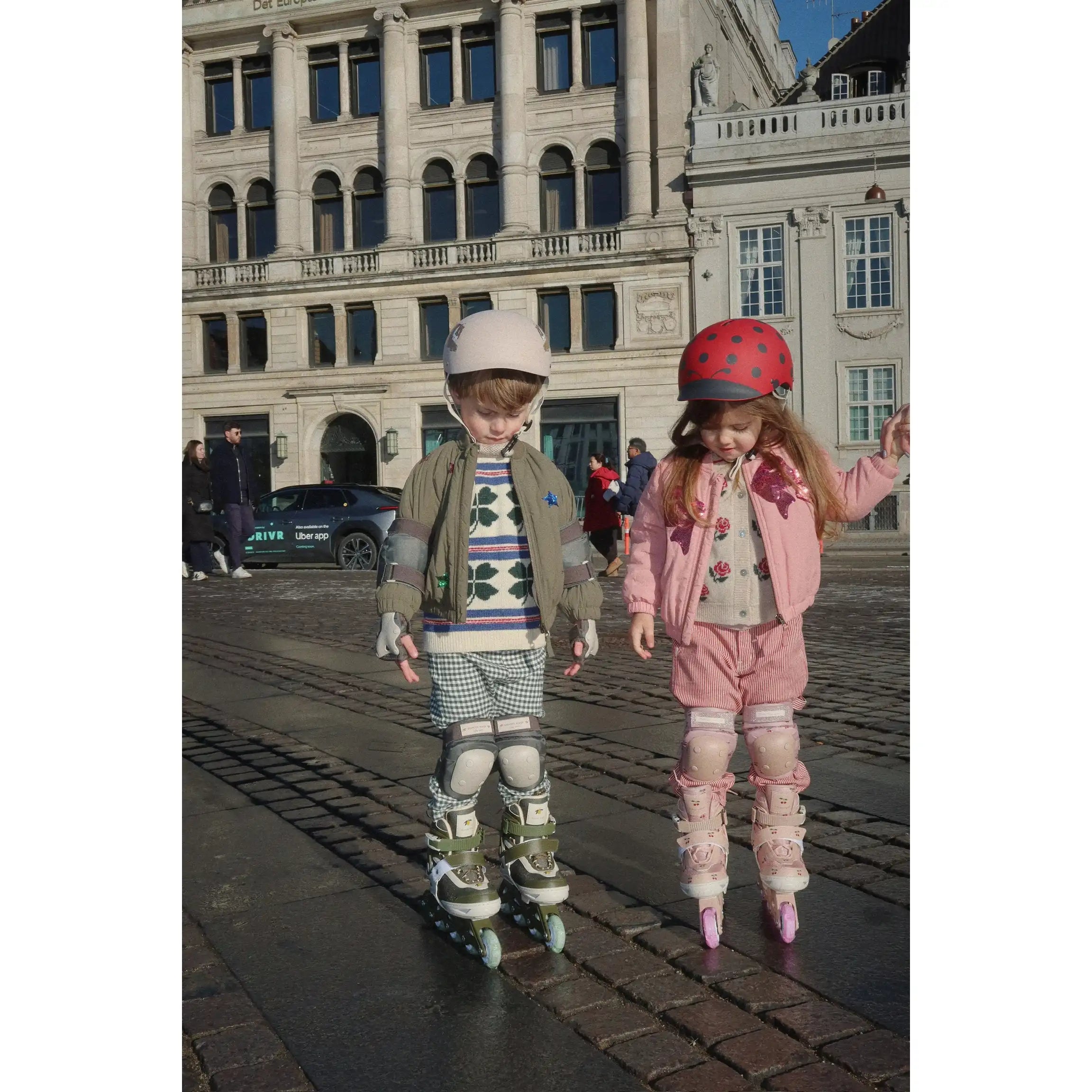 Konges Sløjd - Rollschuhe / Inline Skates "LIGHT UP ROLLER SKATES" mit Leuchteffekt für Kinder