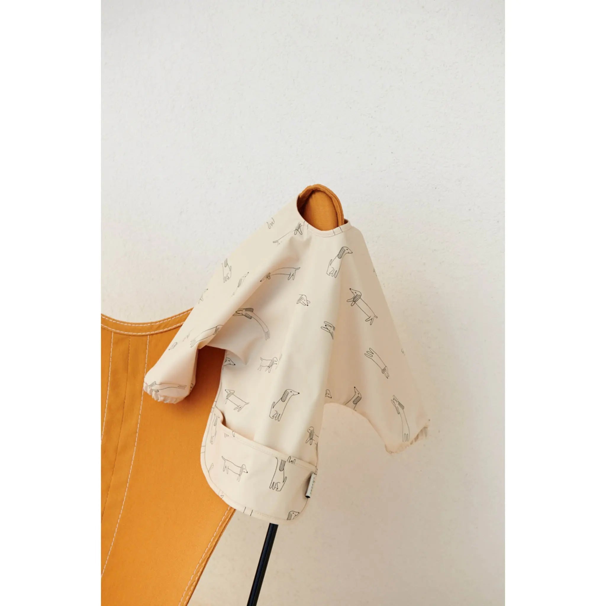 Liewood - Cape Bib "Merle Printed Cape Bib" | dog / sandy Liewood