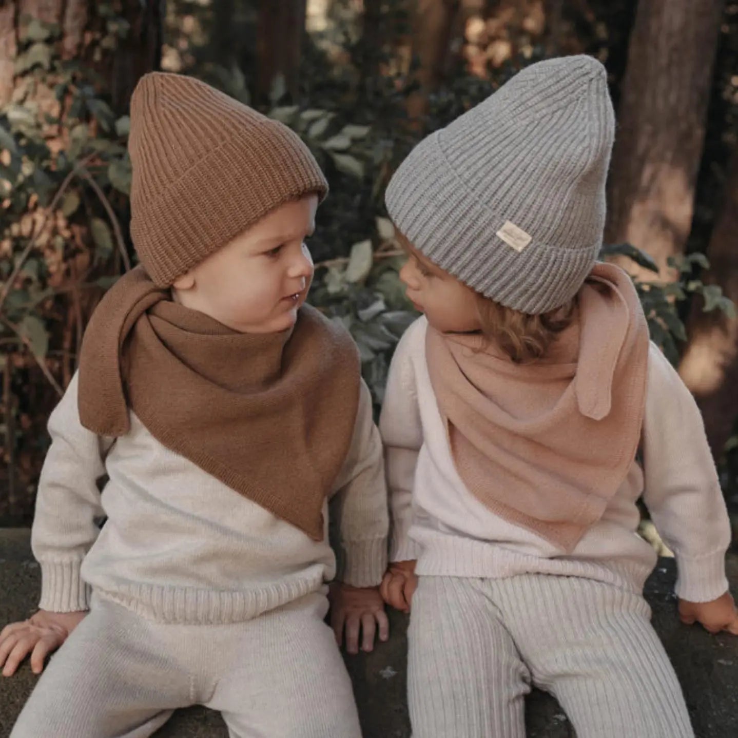 Strickgut - Dreieckstuch (Baby/Kind) aus Merinowolle | camel Strickgut