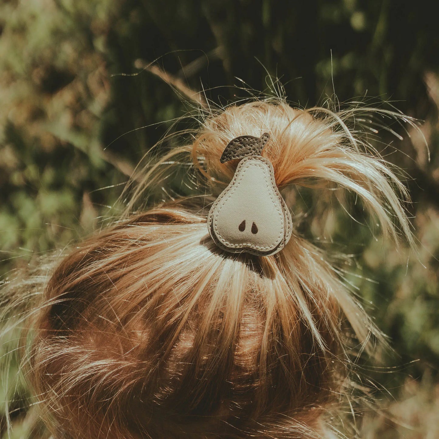 Donsje - Hair clip "Nanoe Fruit Hairclip Pear" | taupe leather