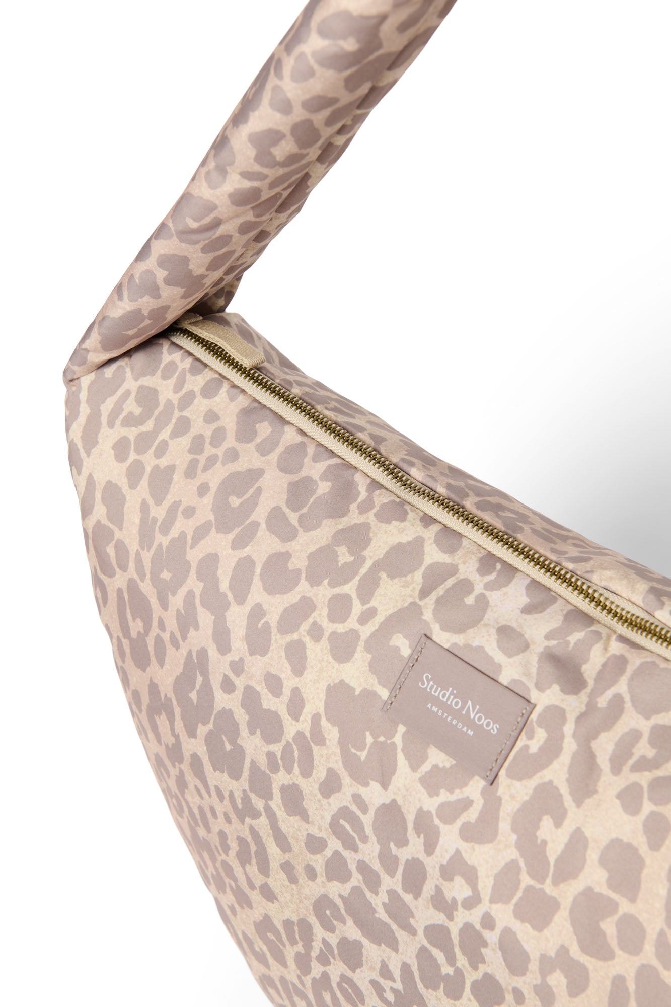 Studio Noos - Umhängetasche "Puffy Cross Body Bag" | beige leopard