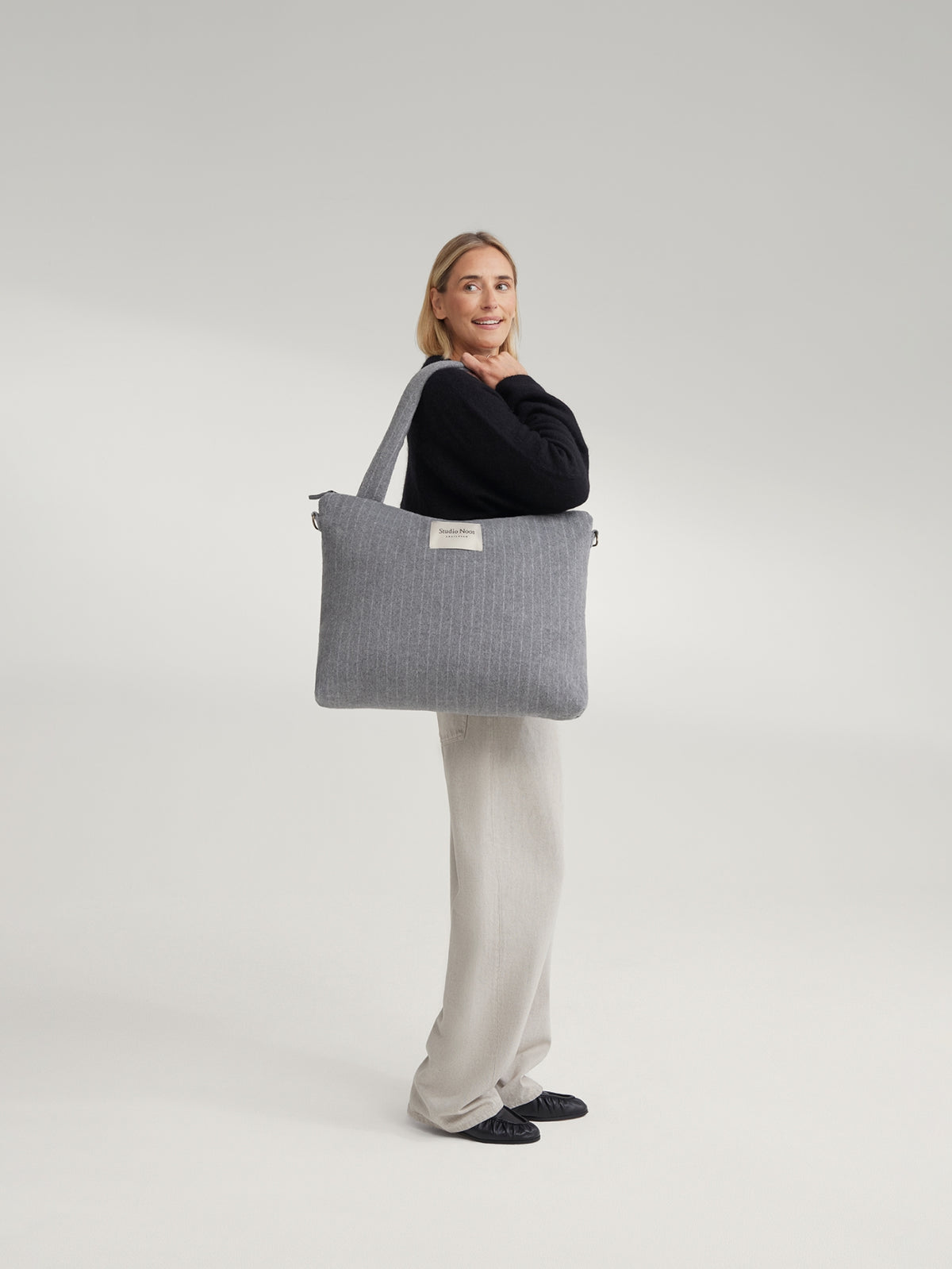 Studio Noos - Wickeltasche "Flannel Chalkstripe Diaper Bag" | Light Grey