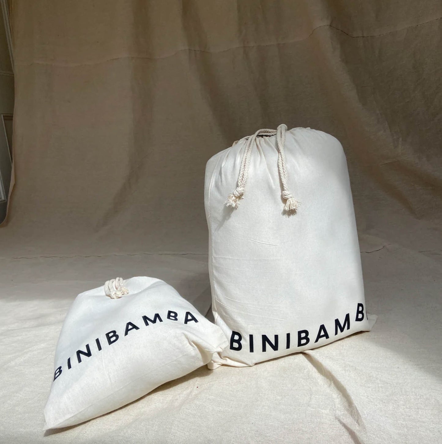 Binibamba - Schaffell für Kinderwagen und Korbwiege "Snuggler" | peanut - Leja Concept Store