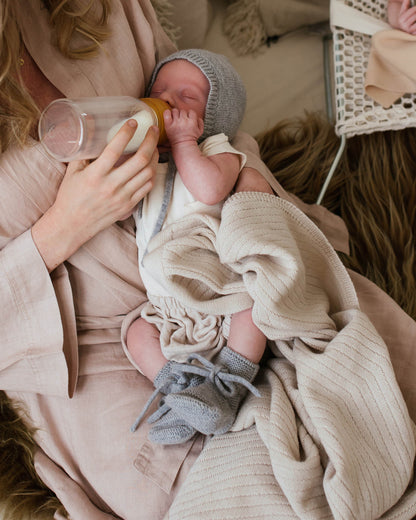 Hvid - Mütze für Neugeborene "Bonnet Dolly | Newborn" | grey melange - Leja Concept Store