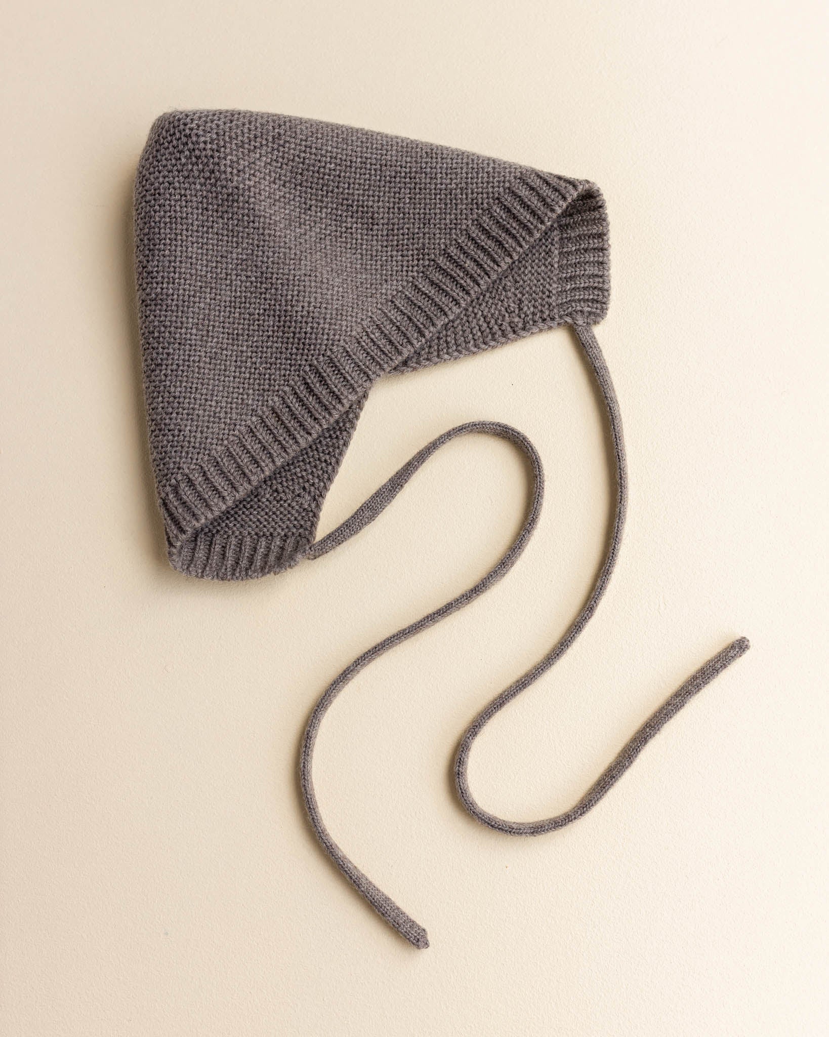 Hvid - Mütze für Neugeborene "Bonnet Dolly | Newborn" | otter - Leja Concept Store