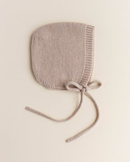 Hvid - Mütze für Neugeborene "Bonnet Dolly | Newborn" | sand - Leja Concept Store