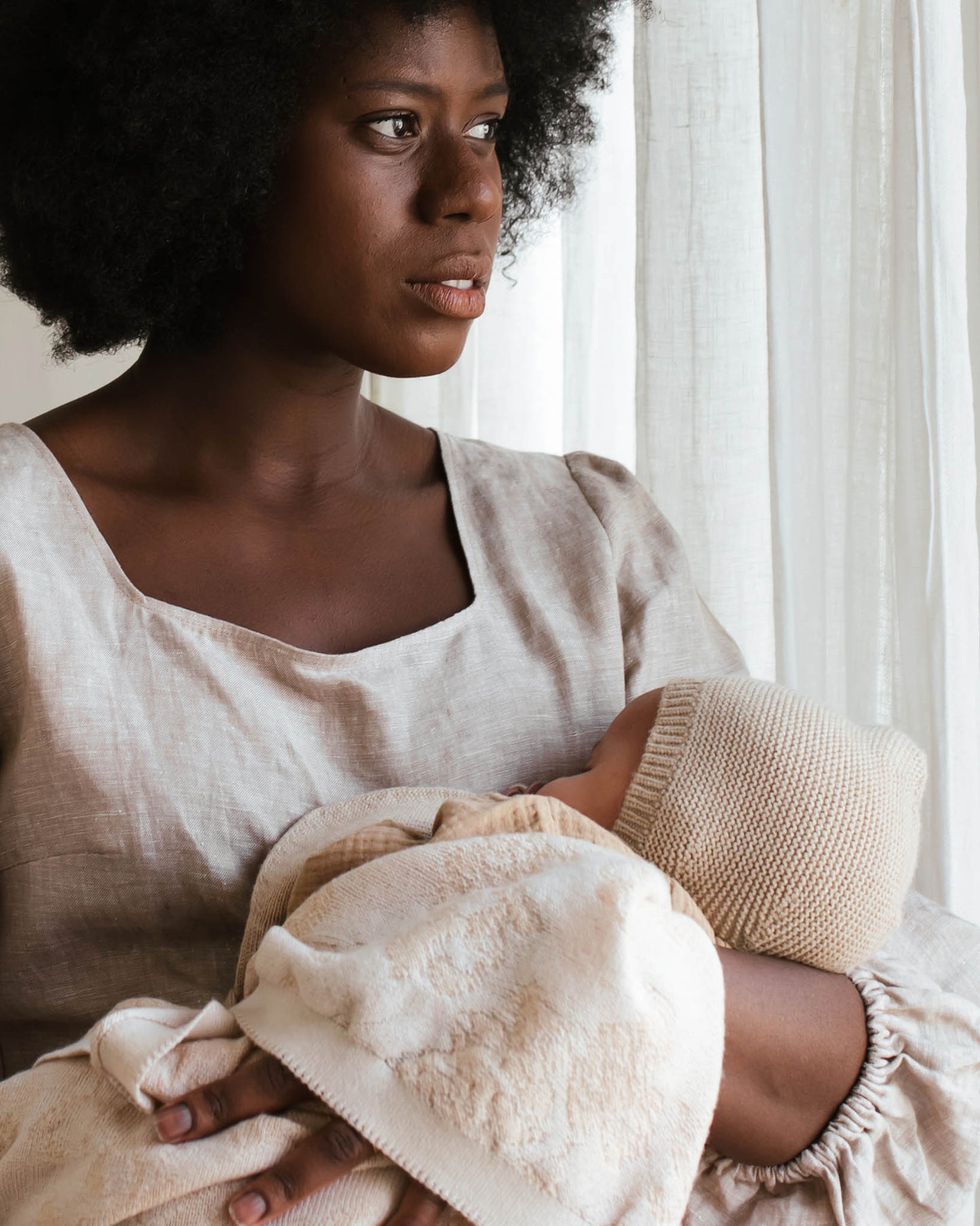 Hvid - Mütze für Neugeborene "Bonnet Dolly | Newborn" | sand - Leja Concept Store