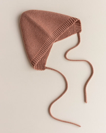 Hvid - Mütze für Neugeborene "Bonnet Dolly | Newborn" | terracotta - Leja Concept Store