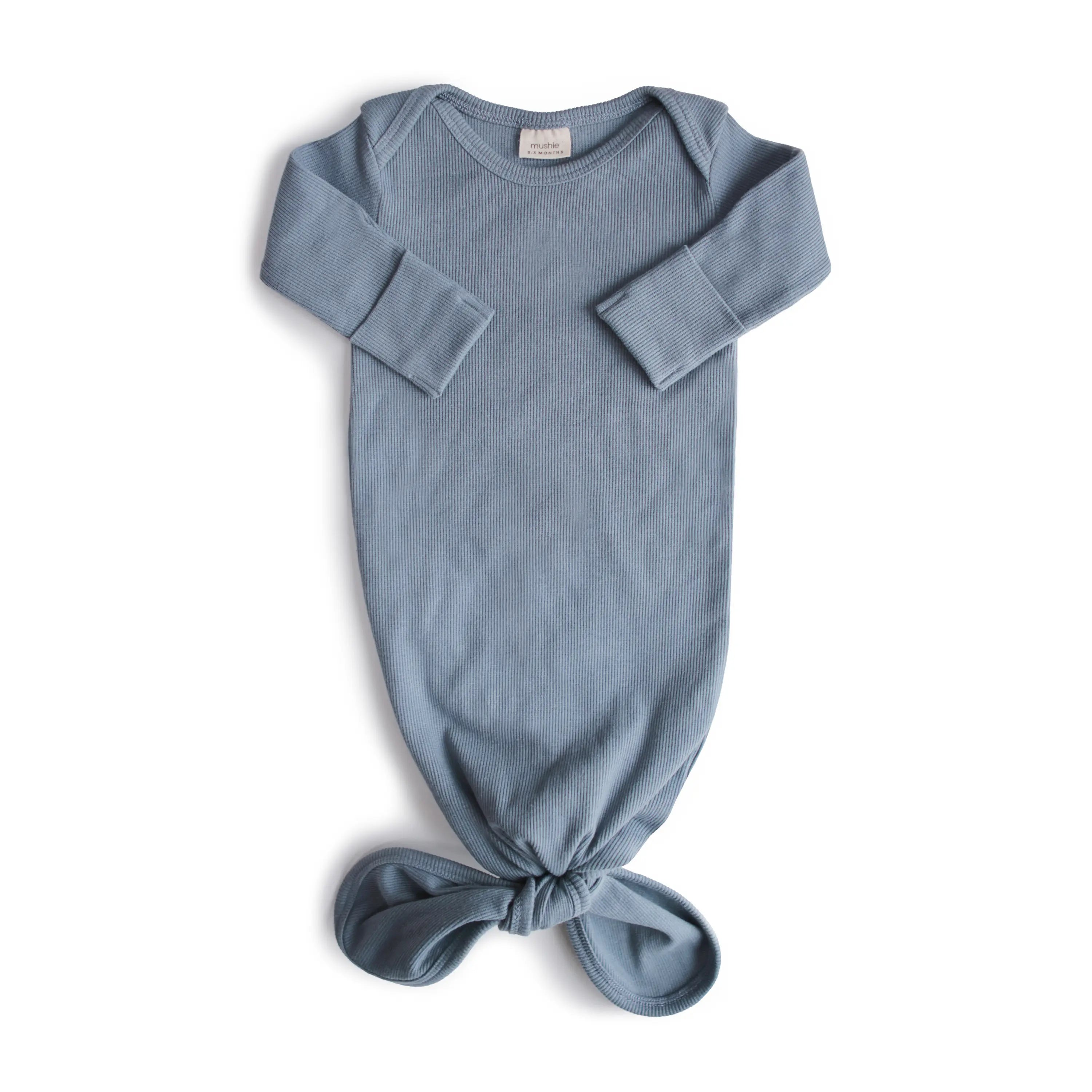 Mushie - Geknotetes Babykleid "Ribbed Knotted Baby Gown"