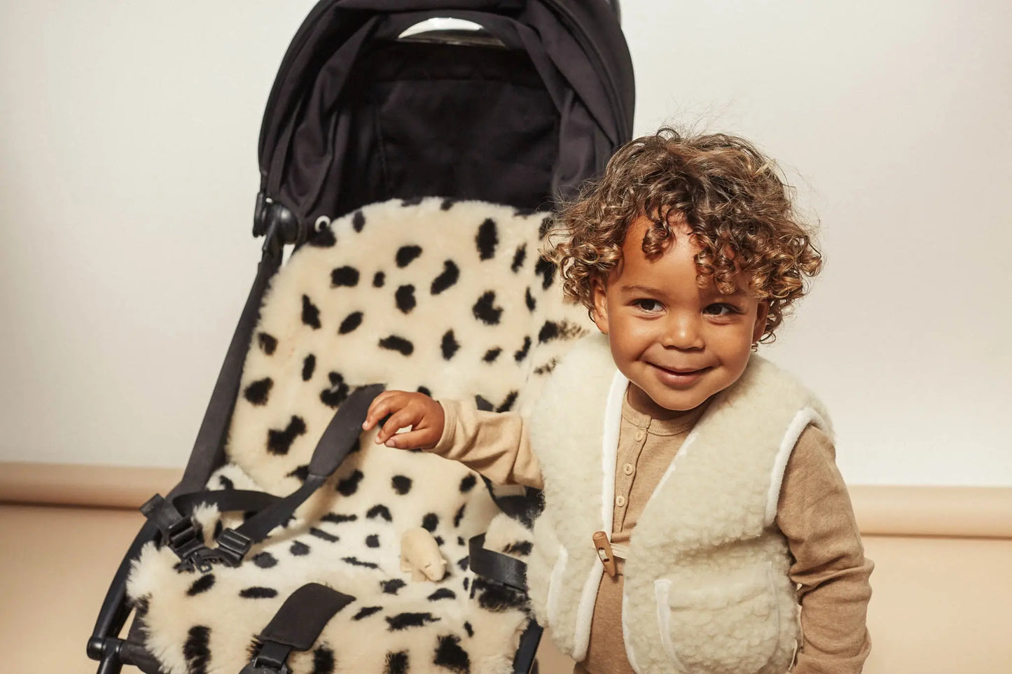 Binibamba - Schaffell für Kinderwagen und Korbwiege "Snuggler" | peanut leopard Binibamba