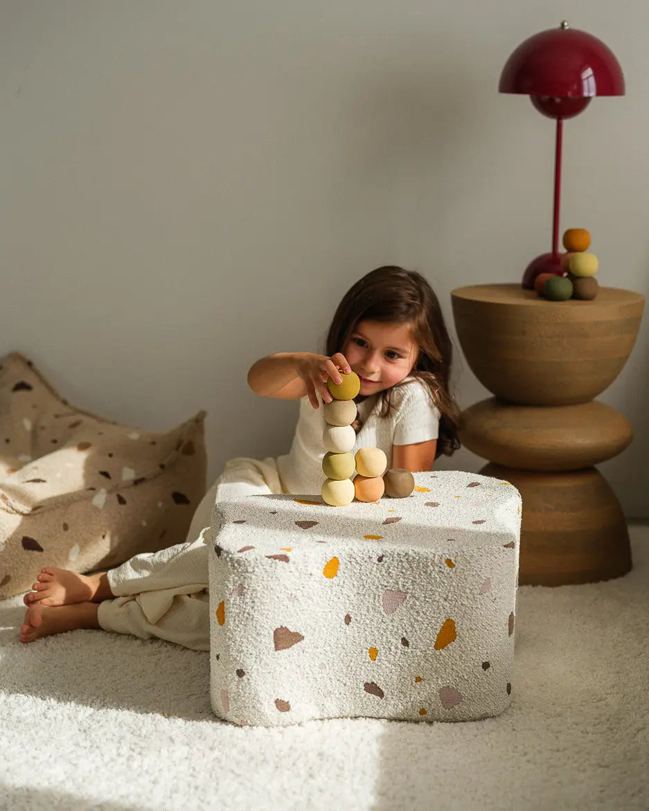 Wigiwama - Sitzpuff "Cloud Pouffe" | terrazzo-marble