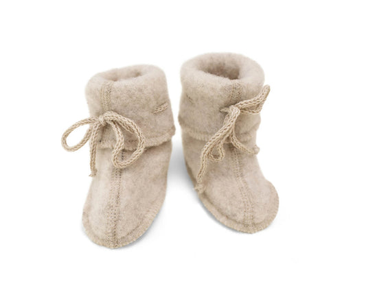 Engel - Baby-Booties aus weicher Schurwolle "Baby-Schühchen, mit Bändel" | sand melange - Leja Concept Store