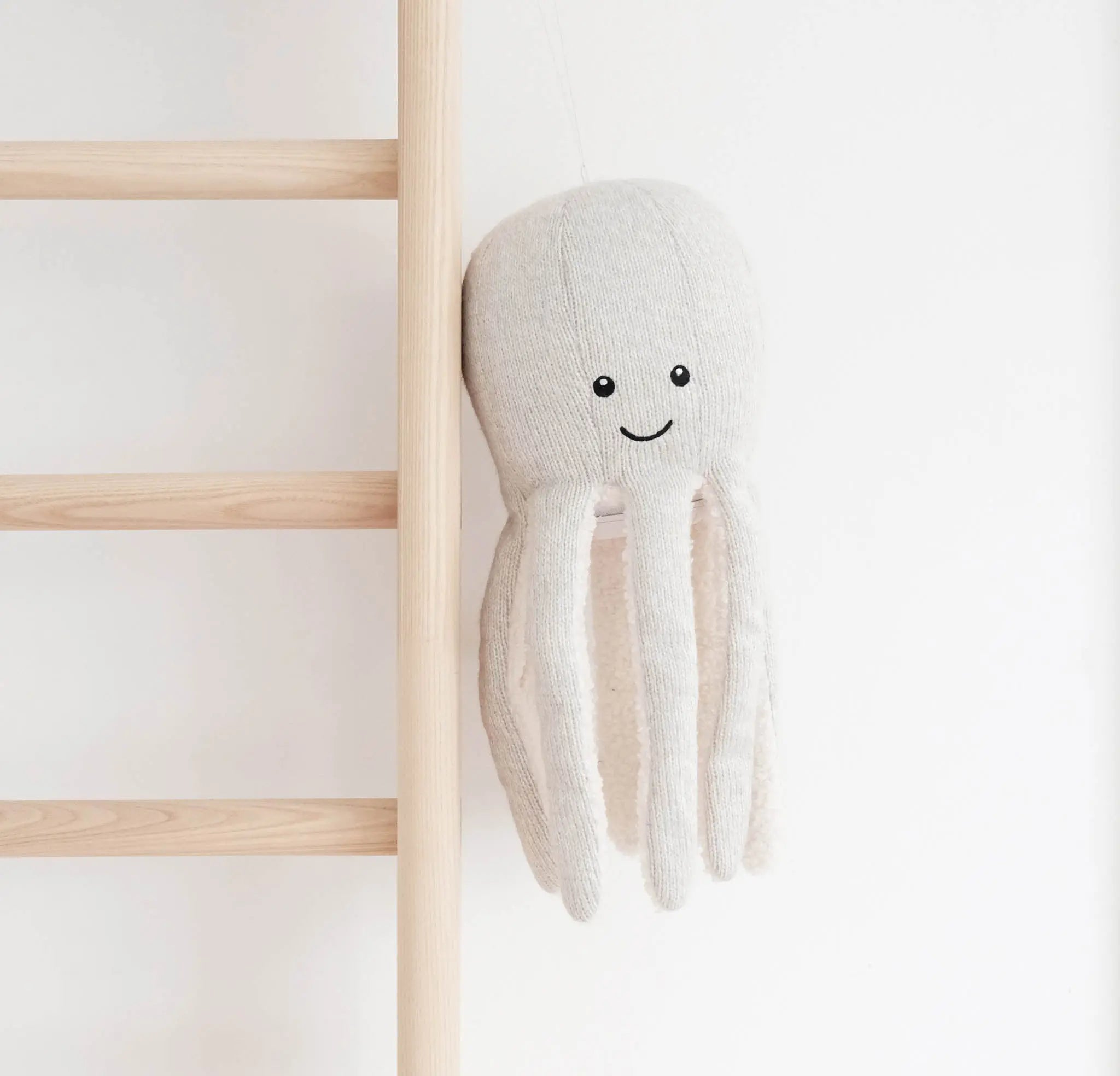 Flow Amsterdam - Kuscheltier mit Spieluhr "Olly Heartbeat Comforter" | off-white Flow Amsterdam