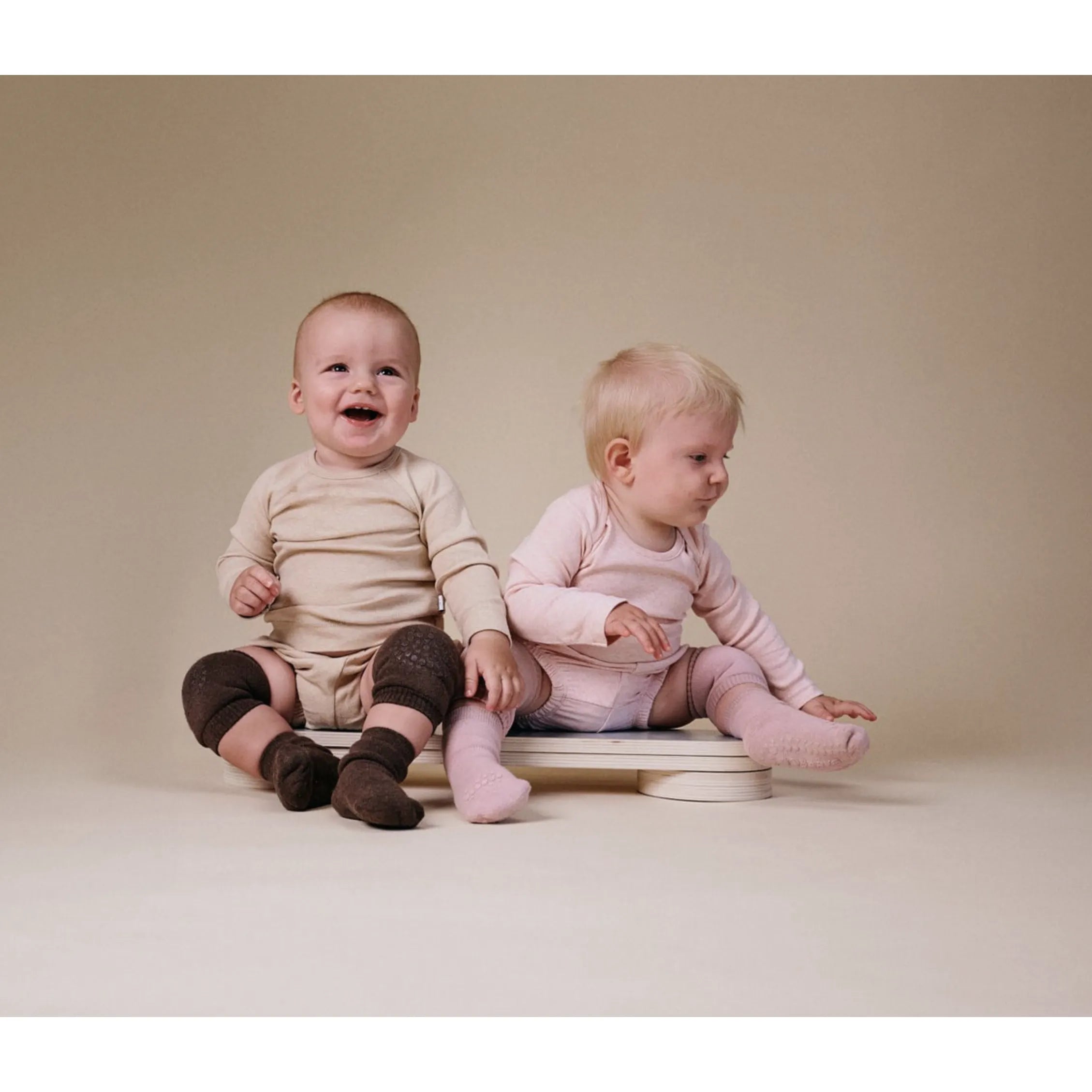 GoBabyGo - Anti-Rutsch-Knieschoner "Crawling Knee Pads" | sand