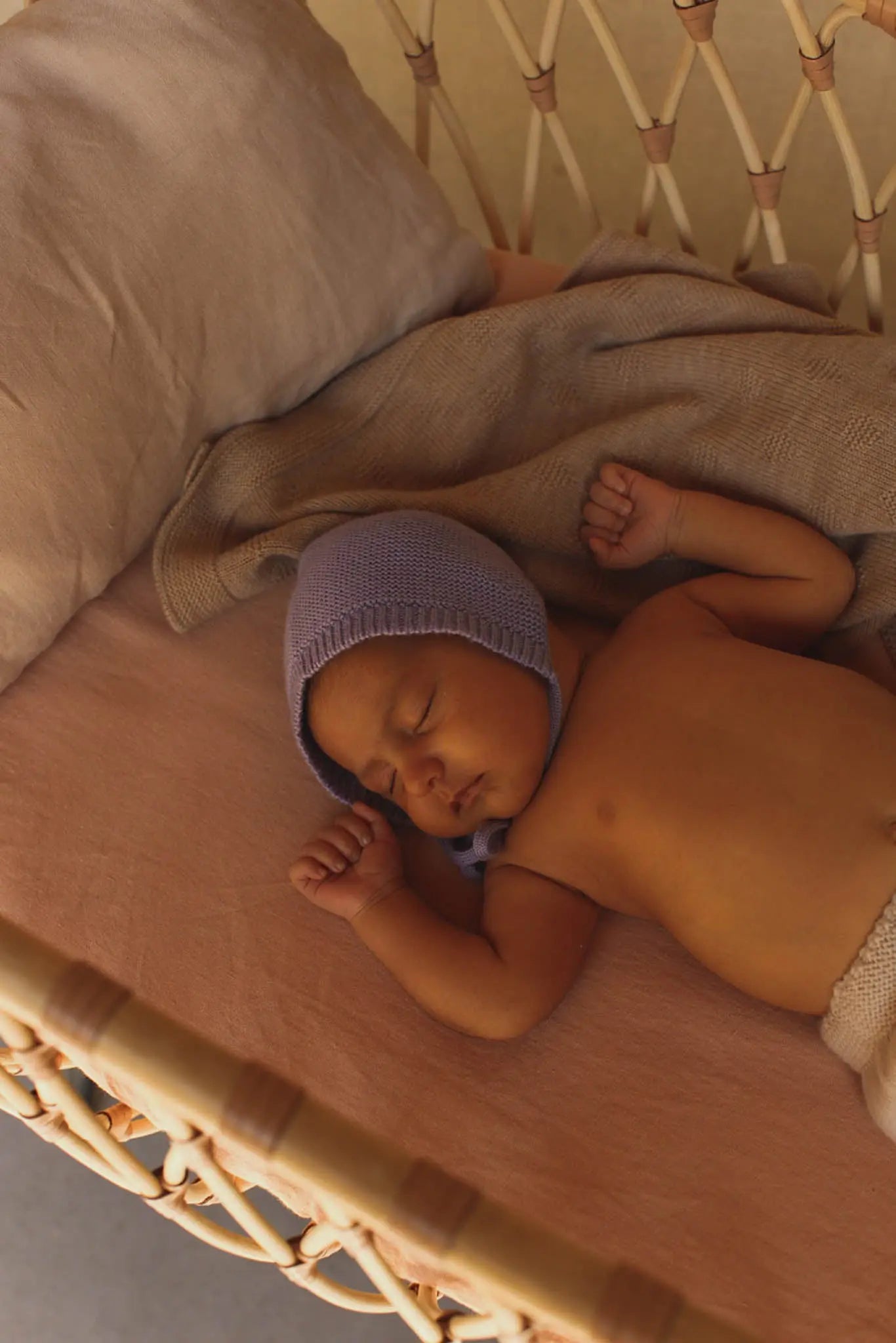 Hvid - Mütze für Neugeborene "Bonnet Dolly | Newborn" | lilac Hvid