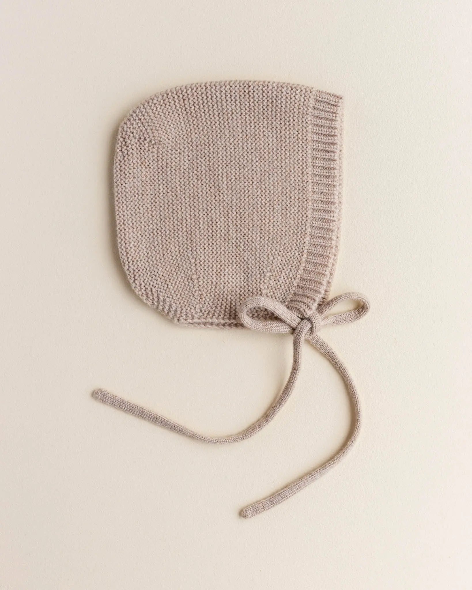 Hvid - Mütze für Neugeborene "Bonnet Dolly | Newborn" | sand Hvid