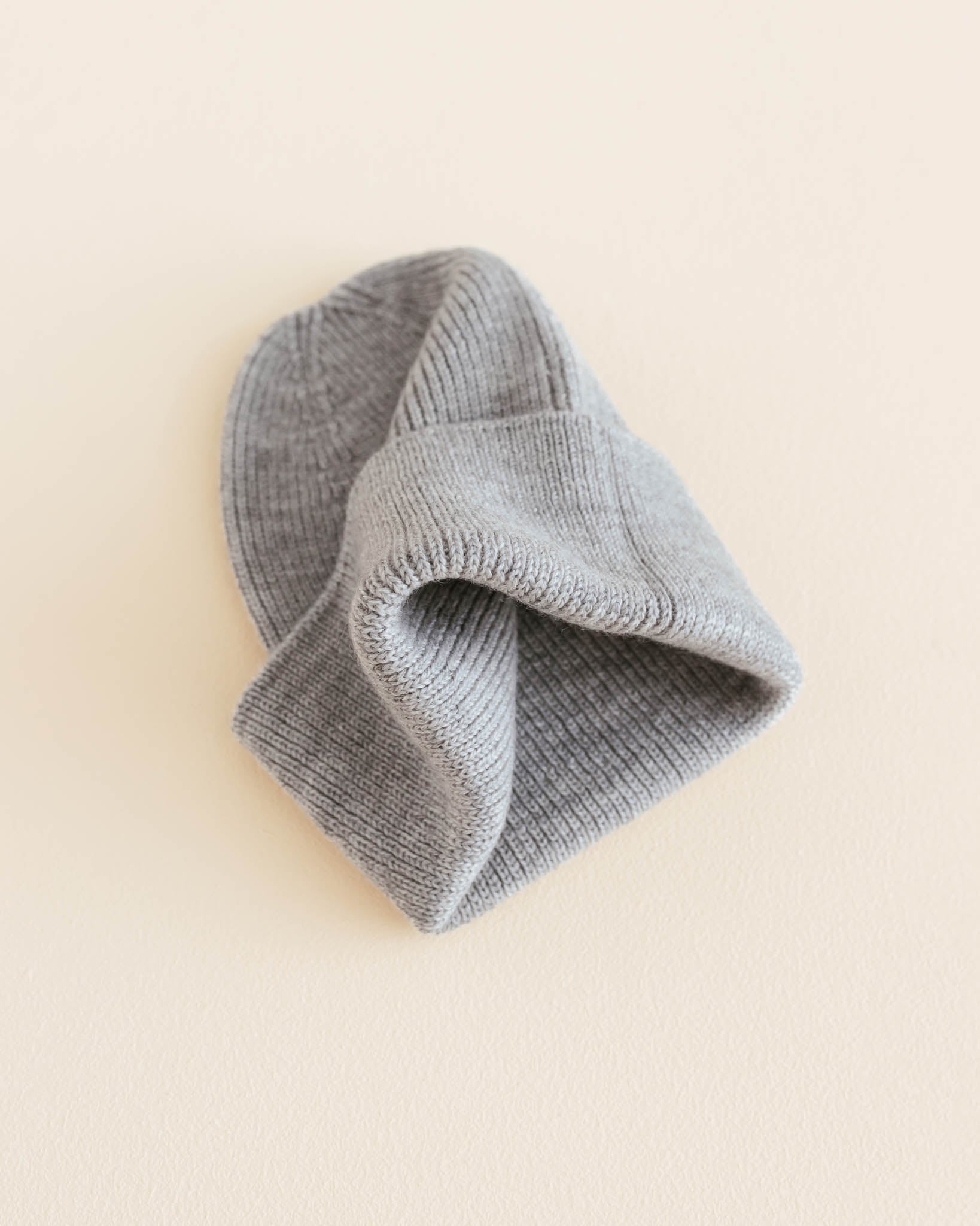 Hvid - Mütze "Fonzie Newborn" | grey melange - Leja Concept Store