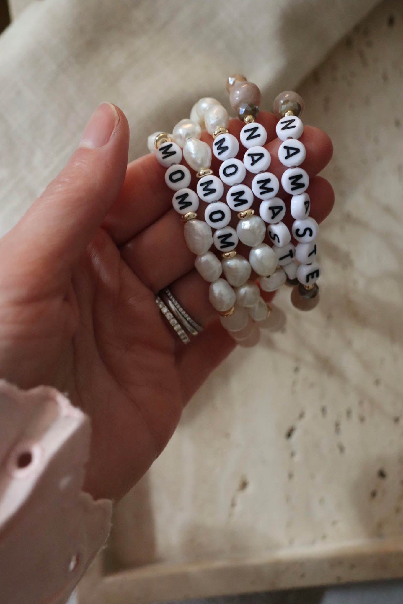 Bonorden Essentials - (Duft-) Armband "Freshwater Pearls & Natural Stone Bracelet" | MOM - Leja Concept Store