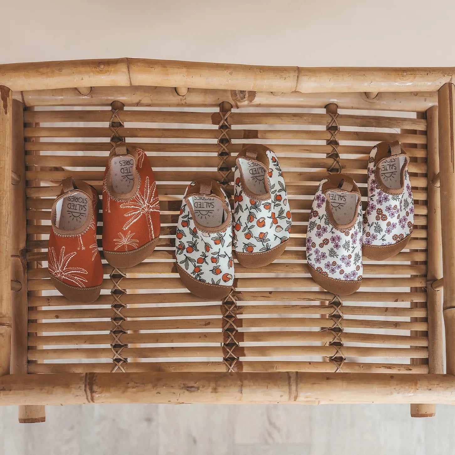 Salted Stories - Wasserschuhe "Palms " | bombay brown