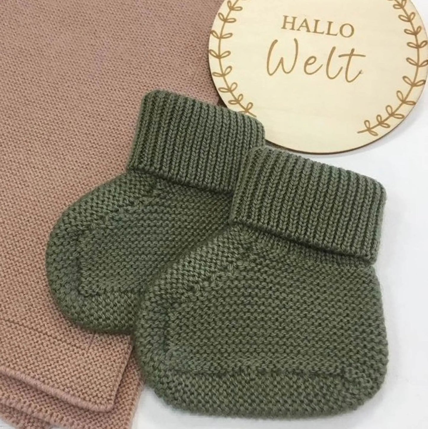 Strickgut - Schühchen | olive Strickgut