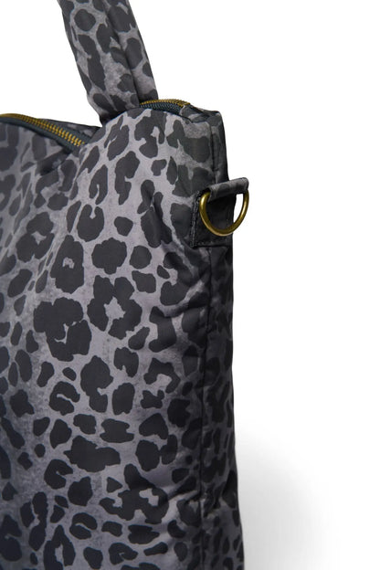 Studio Noos - Wickeltasche "Antra Leopard Puffy Diaper Bag" | antra leopard Studio Noos