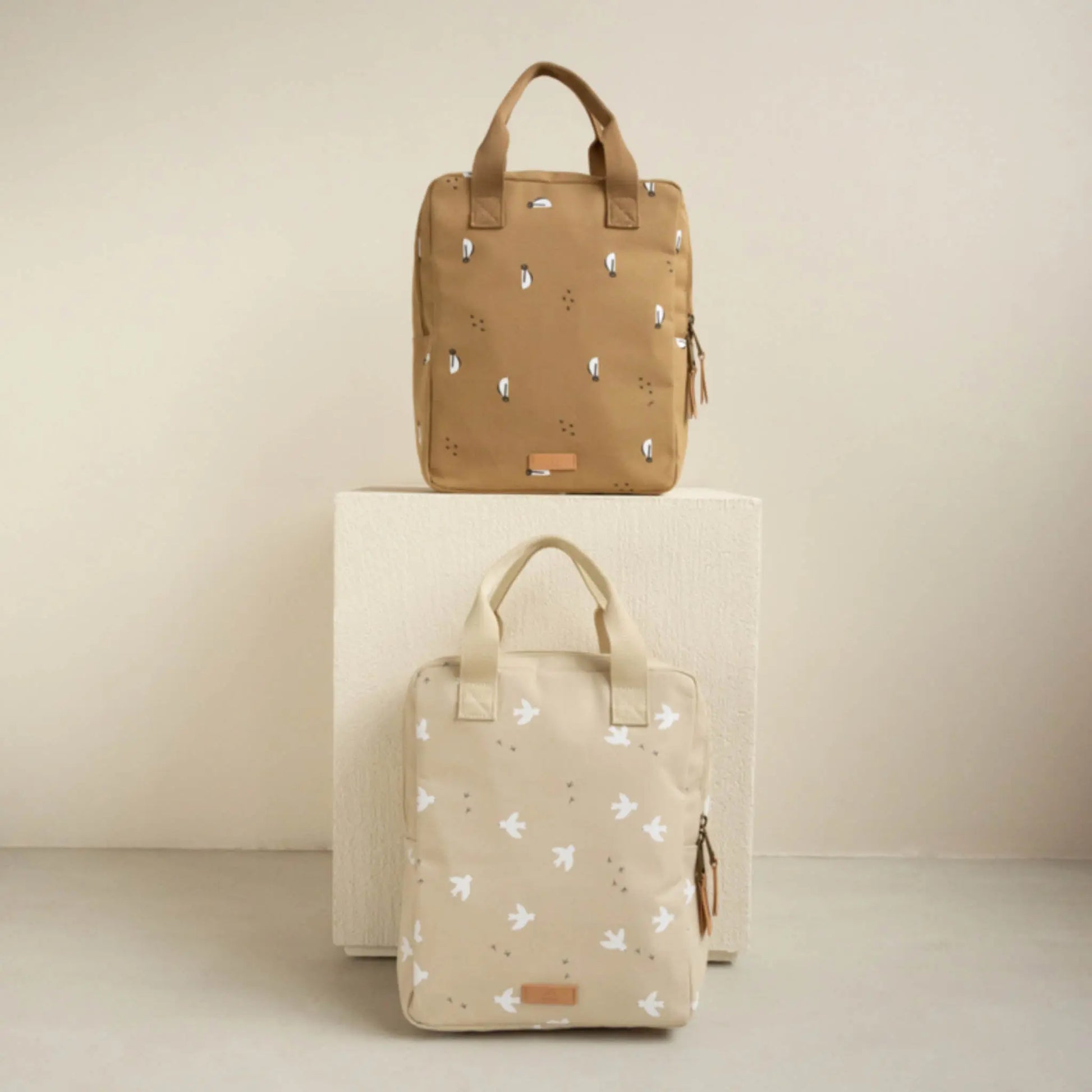 Nanami - Rucksack "Backpack - All over print" | all over Pinguin / braun Nanami