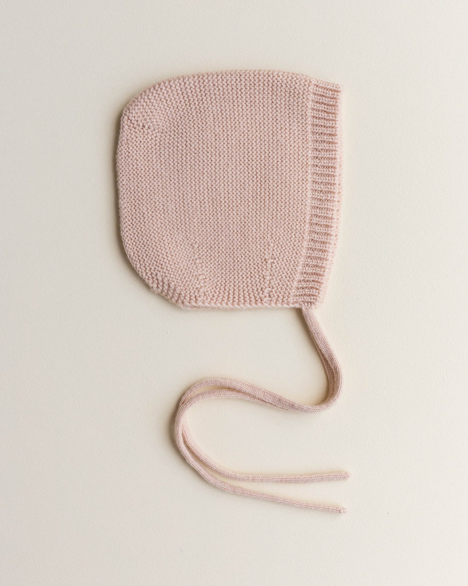 Hvid - Mütze für Neugeborene "Bonnet Dolly | Newborn" | apricot - Leja Concept Store
