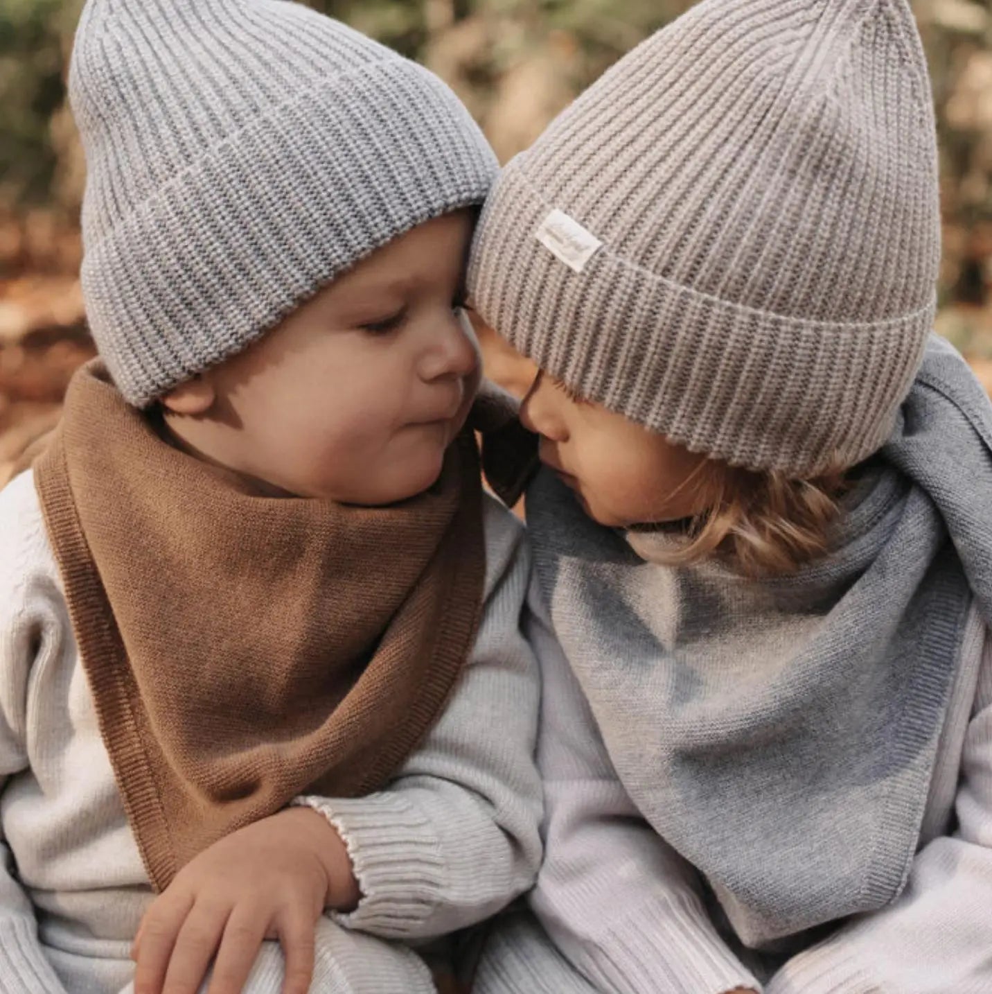 Strickgut - Dreieckstuch (Baby/Kind) aus Merinowolle | camel Strickgut