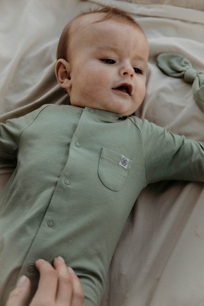 Cloby - Babyeinteiler mit UV-Schutz | olive green - Leja Concept Store