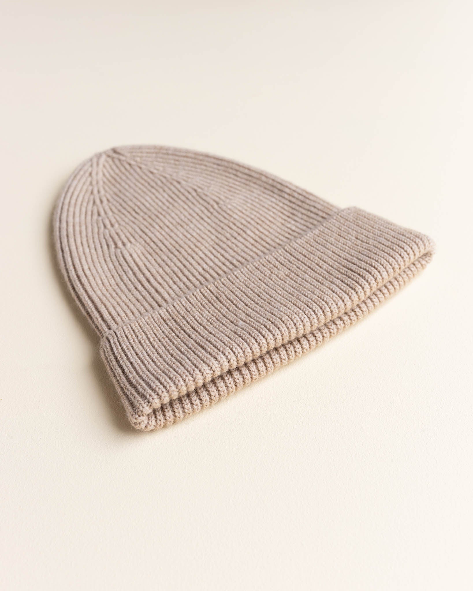Hvid - Mütze für Erwachsene "Fonzie Adult" | sand - Leja Concept Store