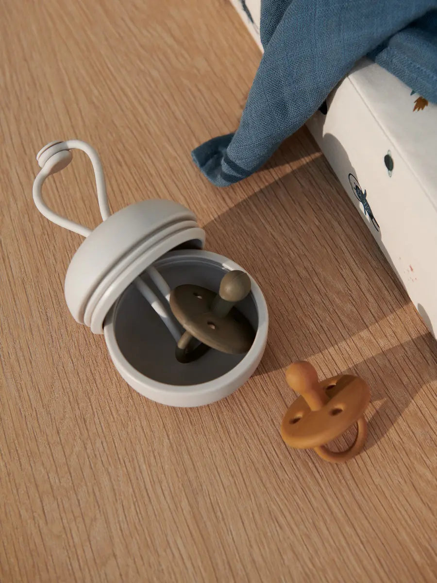 Liewood - Schnullerbox aus Silikon  "Philip pacifier box" | Sandy - Leja Concept Store