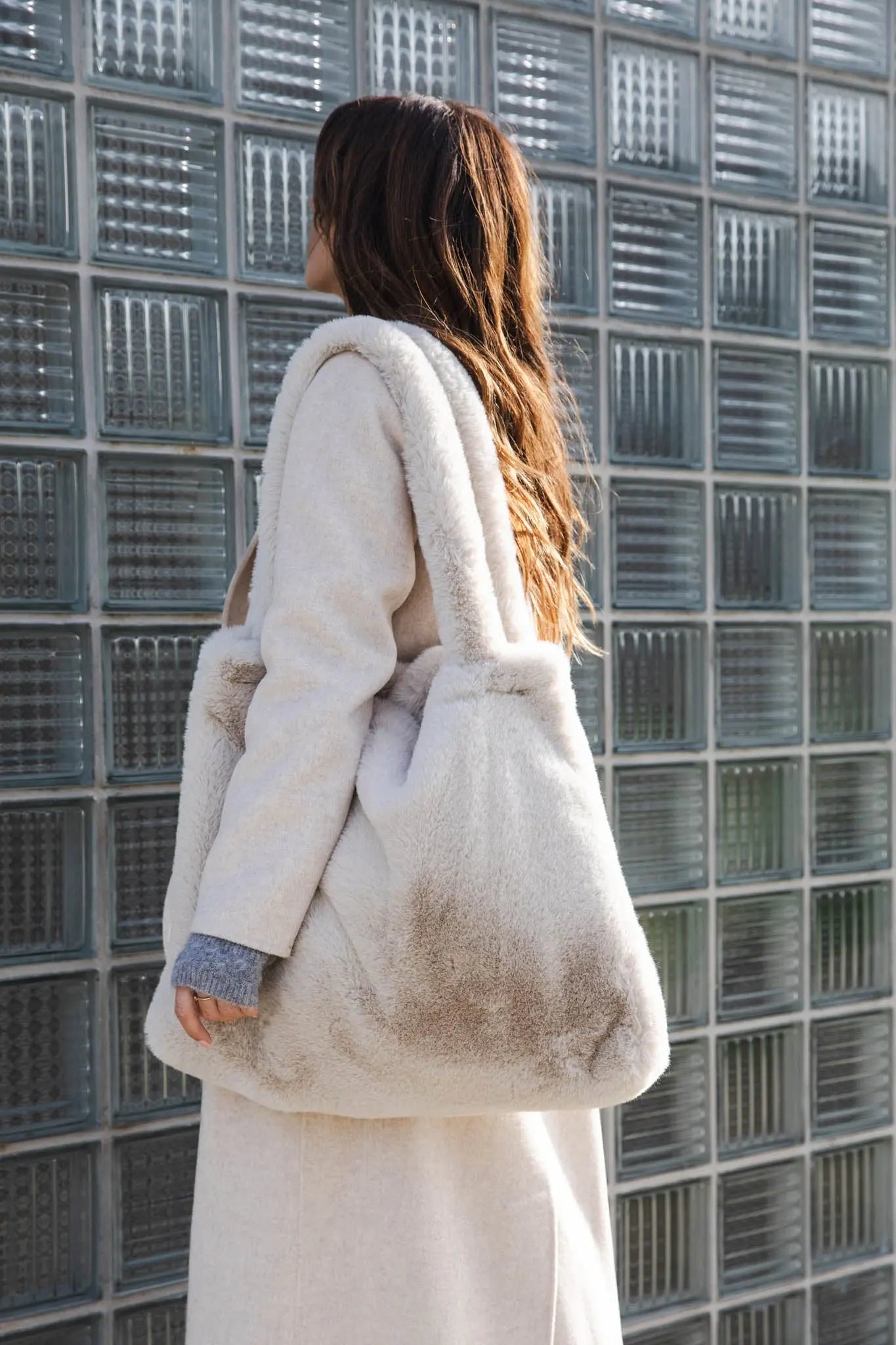 Studio Noos - Tasche "Faux Fur Mombag" | neutral - Leja Concept Store